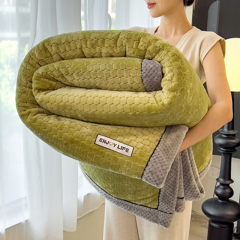 Turtle Velvet Autumn Winter Thicken Warm Blankets for Bed Soft Fluffy Coral Velvet Sofa Blanket Jacquard Throws and Blankets