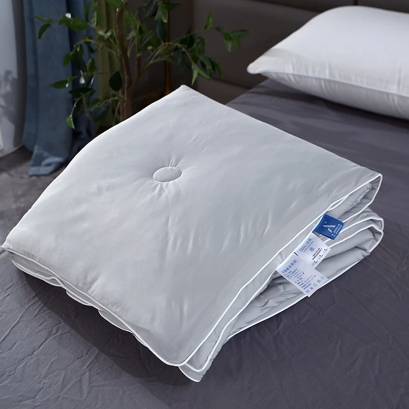 High Quality Cooling Blankets Smooth Silky Air Condition Comforter Lightweight Summer Quilt with Double Side Cooling Fabric